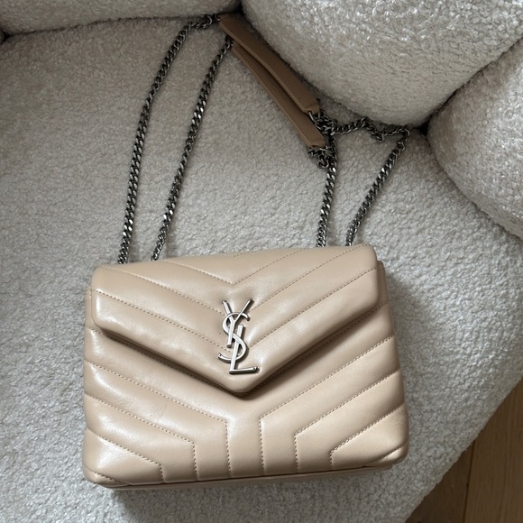 LOULOU MEDIUM IN QUILTED LEATHER - Picture 2 of 3